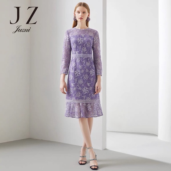 Lace midi dress. Purple. Medium size. Size details: 96-80-102 cm - Picture 1 of 10